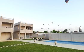 Royal Nile Villas - Nile View Apartment 2