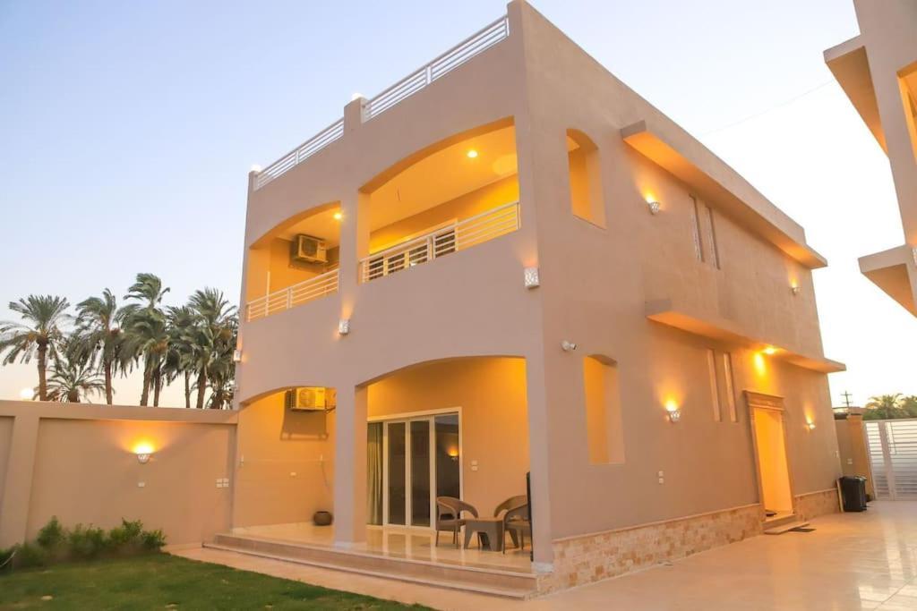 Royal Nile Villas - Nile View Apartment 2 樂蜀 外观 照片