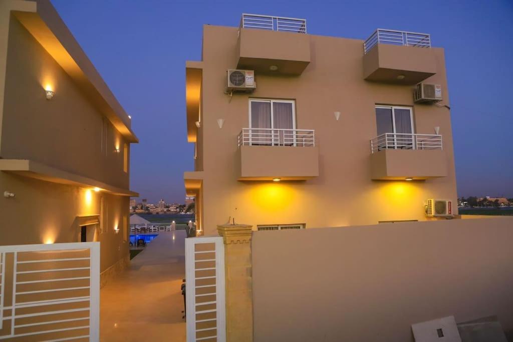 Royal Nile Villas - Nile View Apartment 2 樂蜀 外观 照片