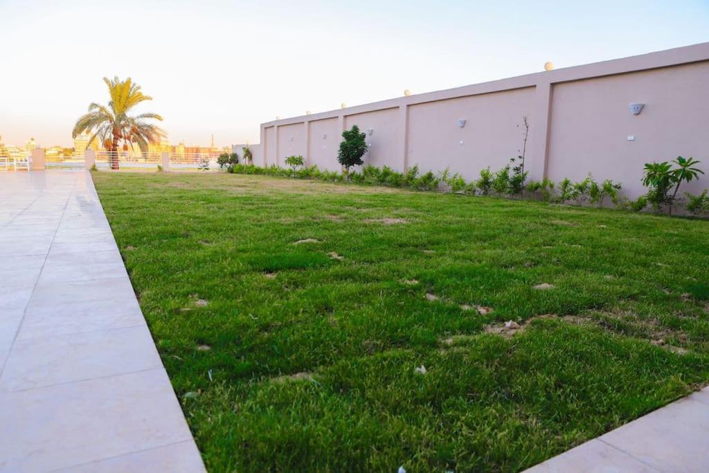 Royal Nile Villas - Nile View Apartment 2 樂蜀 外观 照片