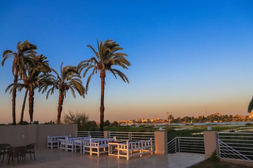 Royal Nile Villas - Nile View Apartment 2 樂蜀 外观 照片