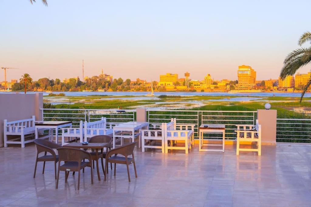 Royal Nile Villas - Nile View Apartment 2 樂蜀 外观 照片
